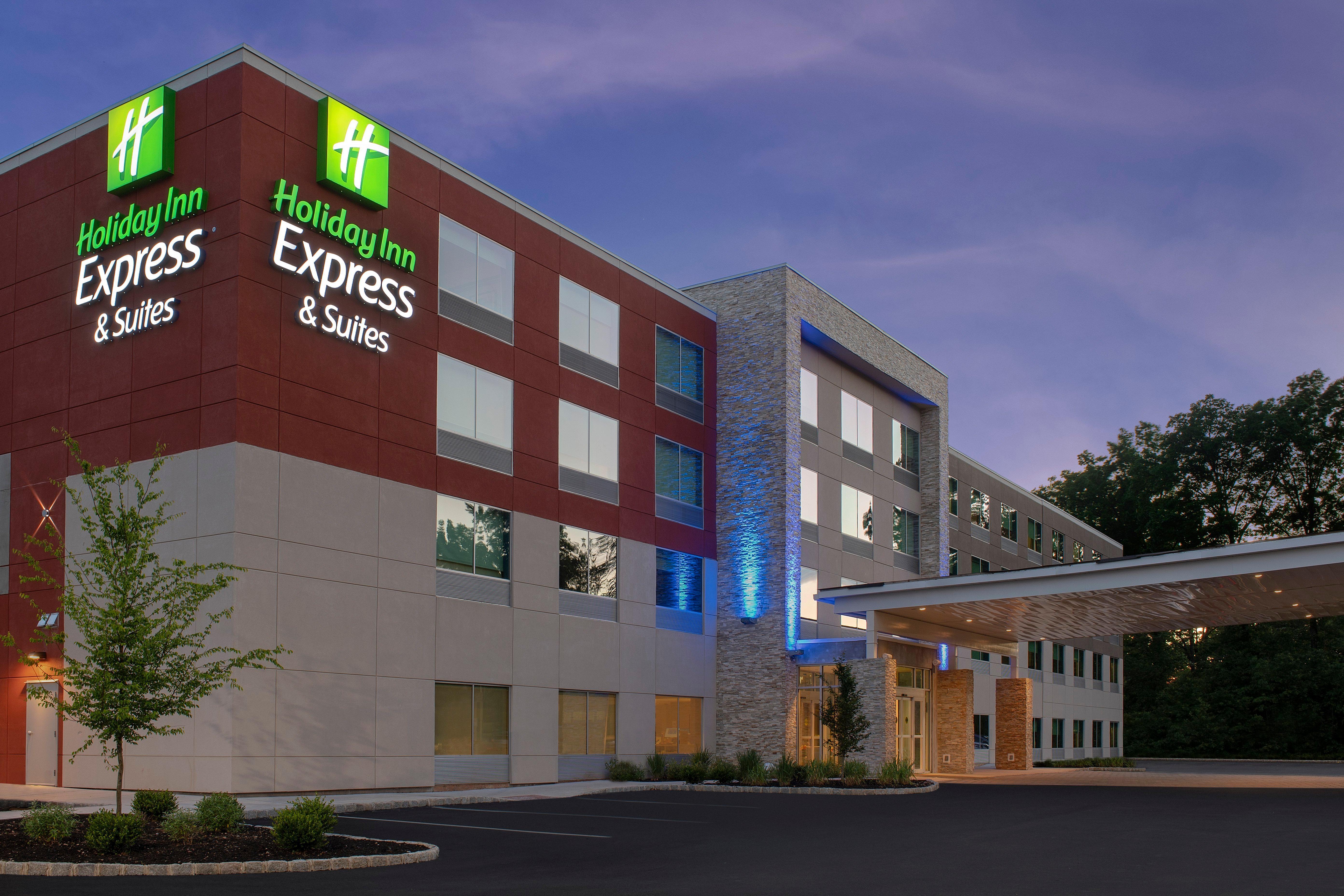 Holiday Inn Express & Suites - North Brunswick By Ihg Exteriör bild